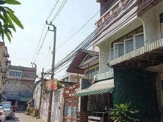 For sale 4 Beds retail Space in Thon Buri, Bangkok