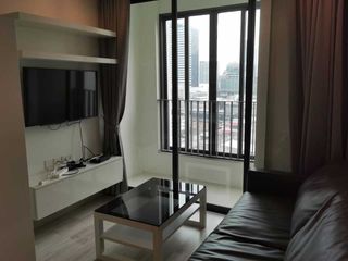 For rent 2 bed condo in Huai Khwang, Bangkok