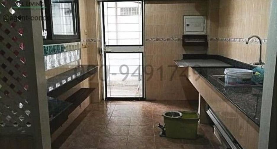 For rent 2 bedrooms townhouse in Wang Thonglang, Bangkok
