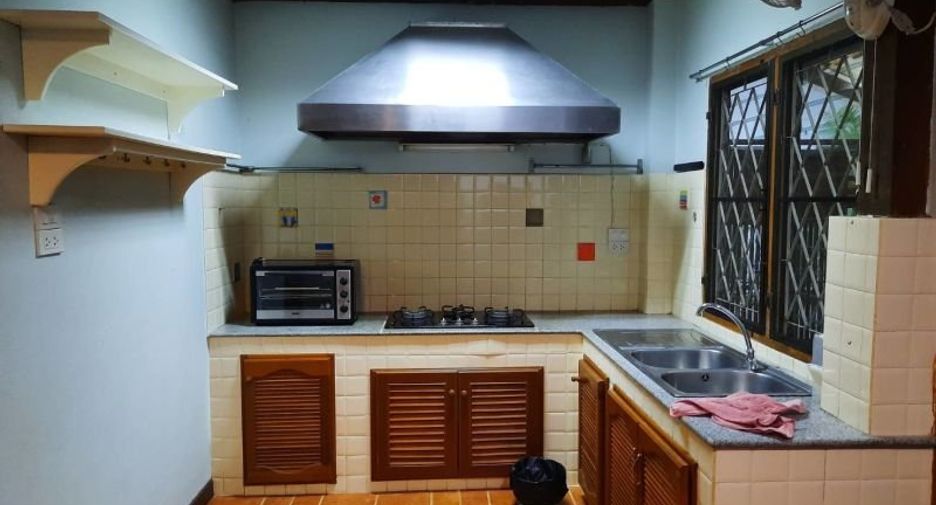 For rent 3 bedrooms house in Mueang Chiang Mai, Chiang Mai