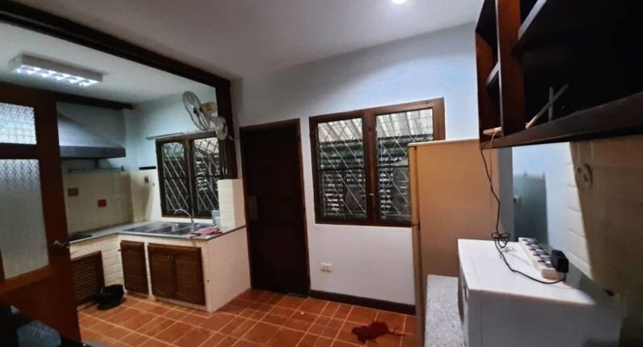 For rent 3 bedrooms house in Mueang Chiang Mai, Chiang Mai