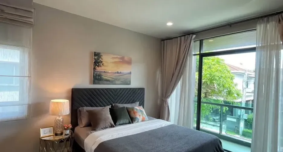 Haus zur Miete mit 4 Zimmer in Bang Kapi, Bangkok