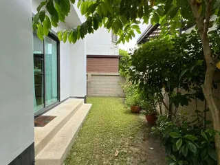 出租 4 卧室 独立屋 在 Bang Kapi, 曼谷
