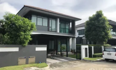 For rent 4 bedrooms house in Bang Kapi, Bangkok