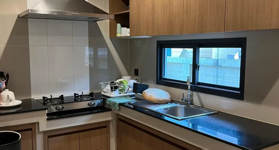 For rent 4 bedrooms house in Bang Kapi, Bangkok