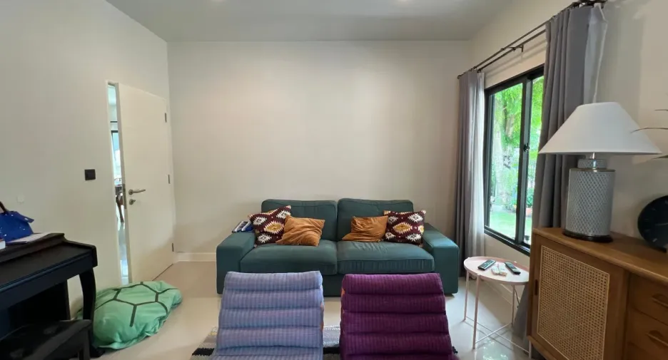 For rent 4 bedrooms house in Bang Kapi, Bangkok