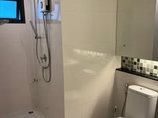 Casa en alquiler de 4 habitaciones en Bang Kapi, Bangkok