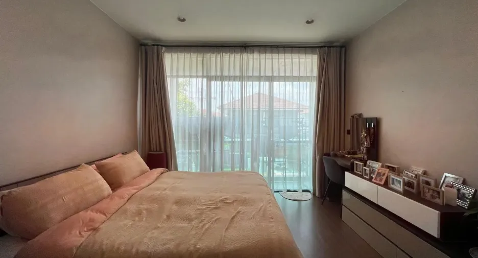 For rent 4 bedrooms house in Bang Kapi, Bangkok