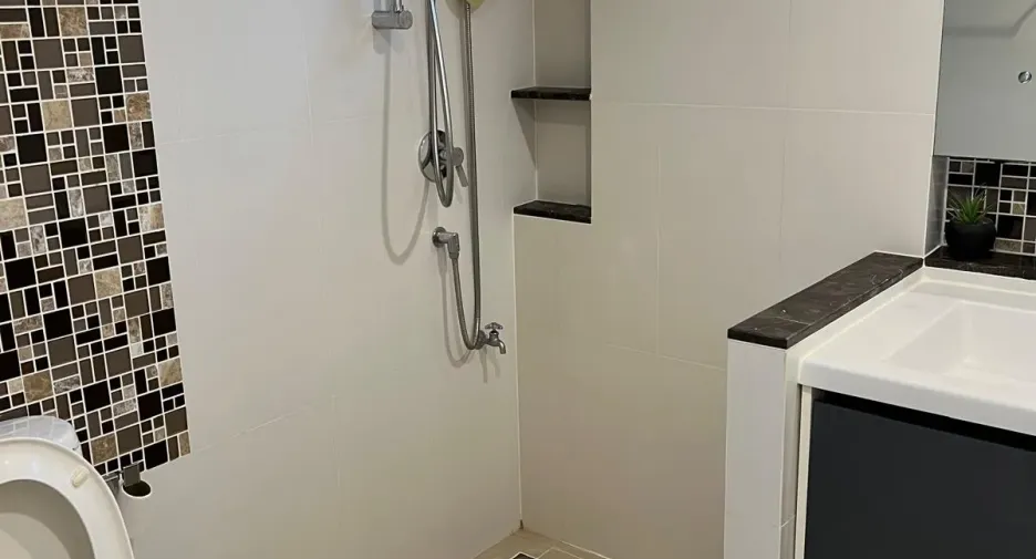 For rent 4 bedrooms house in Bang Kapi, Bangkok