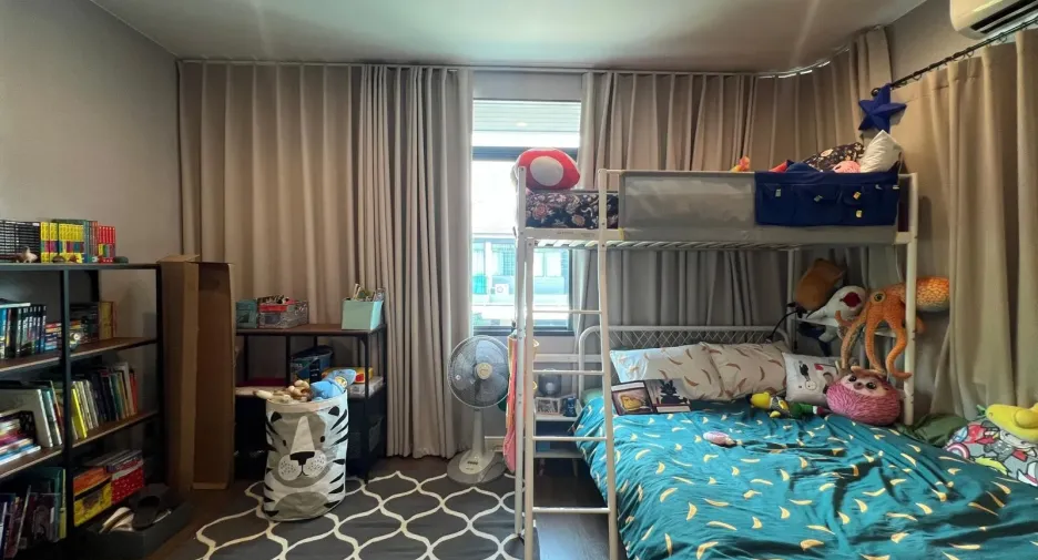 For rent 4 bedrooms house in Bang Kapi, Bangkok