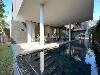 For rent 5 bed house in Huai Khwang, Bangkok