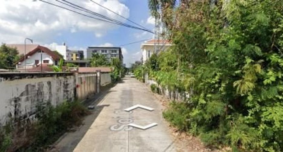 Terreno en venta en Pak Kret, Nonthaburi