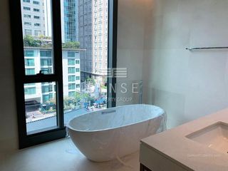 For sale 2 bedrooms condo in Pathum Wan, Bangkok