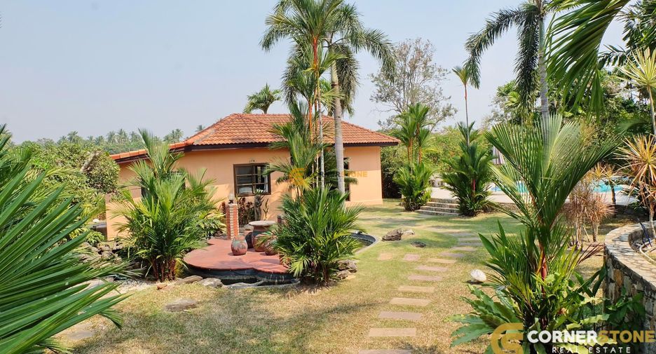 出租 和 出售 4 卧室 独立屋 在 Bang Lamung, Chon Buri