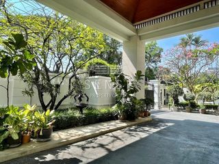 For rent 3 bedrooms condo in Sathon, Bangkok