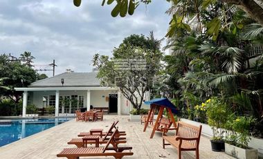 For rent 3 bedrooms condo in Sathon, Bangkok