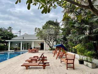 For rent 3 bedrooms condo in Sathon, Bangkok