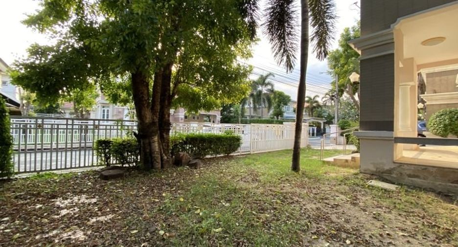 For sale 4 bedrooms house in Mueang Samut Prakan, Samut Prakan