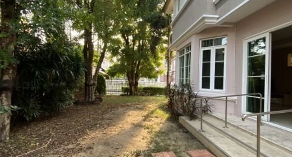 For sale 4 bedrooms house in Mueang Samut Prakan, Samut Prakan