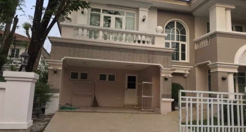 For sale 4 bedrooms house in Mueang Samut Prakan, Samut Prakan