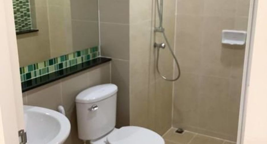 For rent 3 bedrooms retail Space in Lak Si, Bangkok