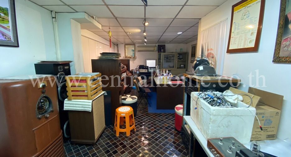 For sale 3 bed retail Space in Pak Kret, Nonthaburi