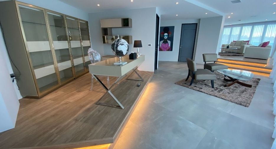 For sale 3 bed condo in Kathu, Phuket