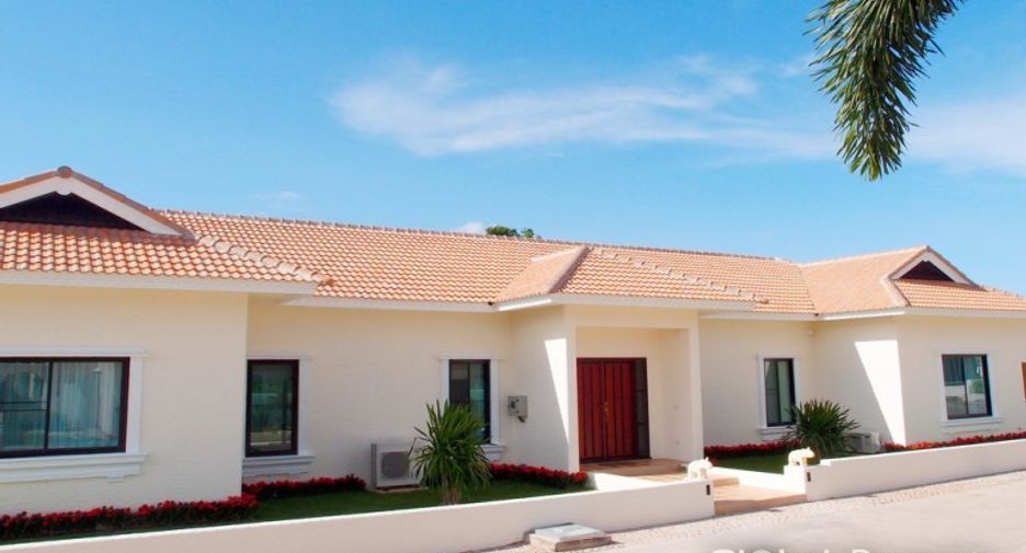 For sale 4 bedrooms house in East Pattaya, Pattaya