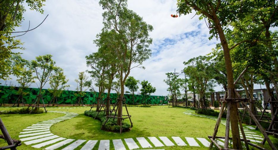 For sale 3 bedrooms townhouse in Lat Krabang, Bangkok