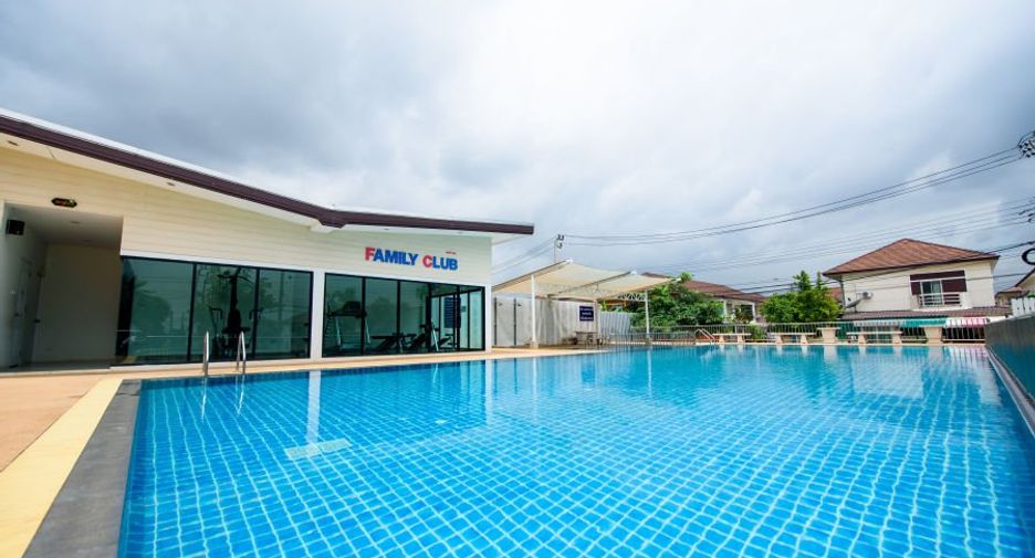 For sale 3 bedrooms townhouse in Lat Krabang, Bangkok