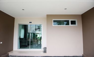 For sale 3 bedrooms townhouse in Lat Krabang, Bangkok