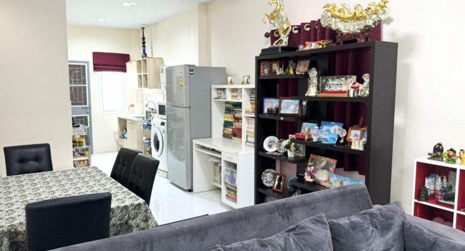 Haus zum Kauf mit 2 Zimmer in Bang Lamung, Chonburi