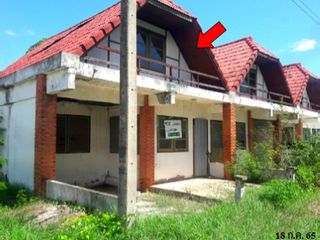 Casa adosada en venta de 2 habitaciones en Tha Yang, Phetchaburi