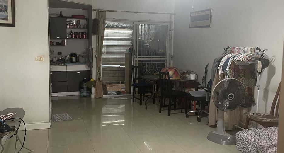 For sale 4 Beds house in Phasi Charoen, Bangkok