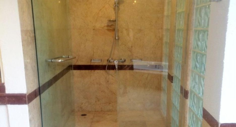 For sale 3 bedrooms house in Phaya Thai, Bangkok