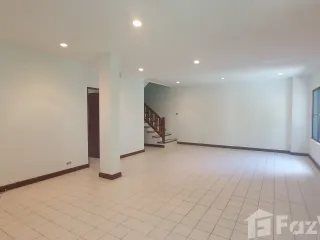 For sale 4 bed townhouse in Sattahip, Chonburi