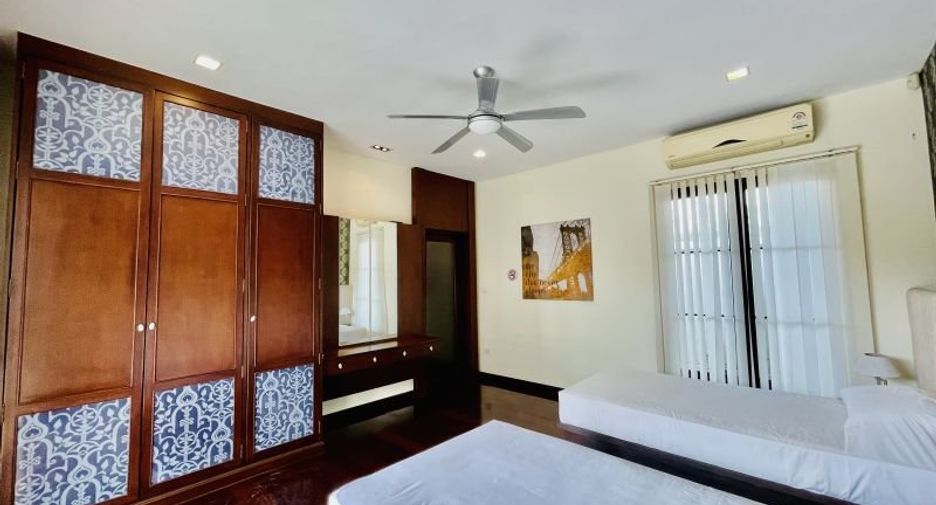 Casa en alquiler de 5 habitaciones en Bang Lamung, Chonburi