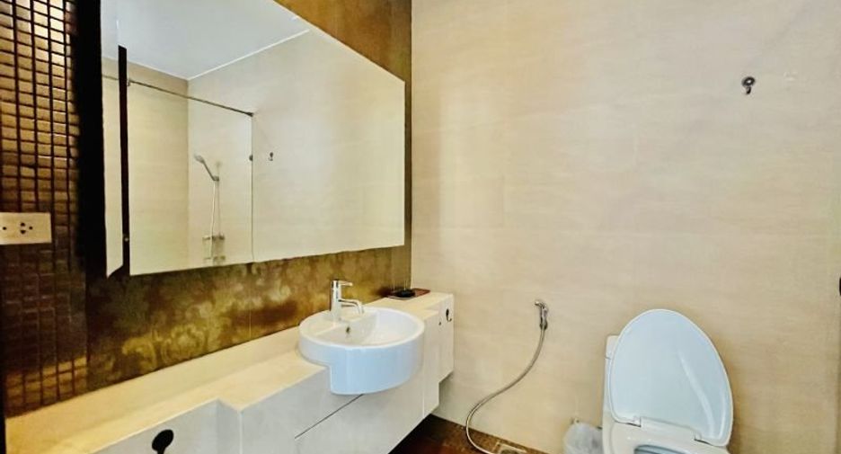 Casa en alquiler de 5 habitaciones en Bang Lamung, Chonburi