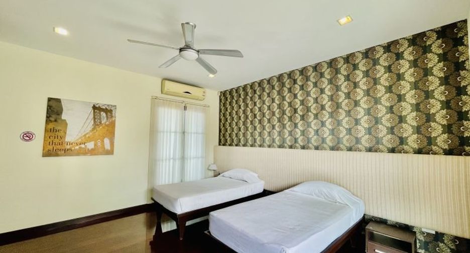 Casa en alquiler de 5 habitaciones en Bang Lamung, Chonburi