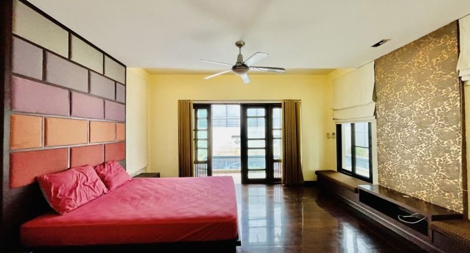 Casa en alquiler de 5 habitaciones en Bang Lamung, Chonburi