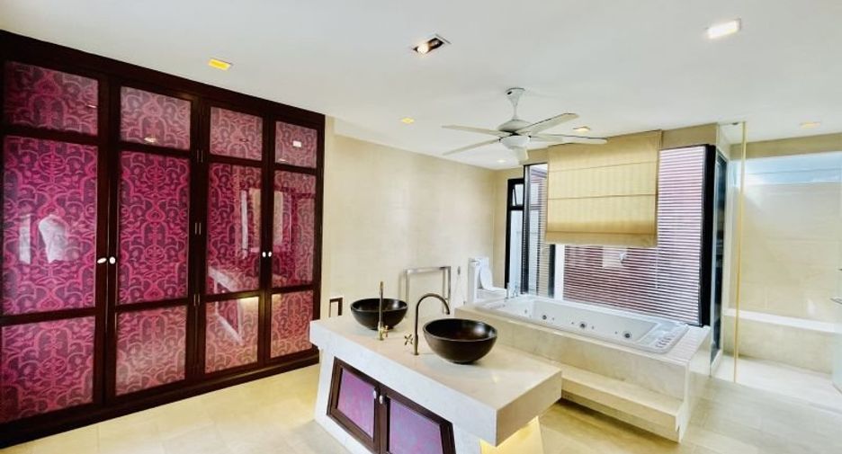 Casa en alquiler de 5 habitaciones en Bang Lamung, Chonburi