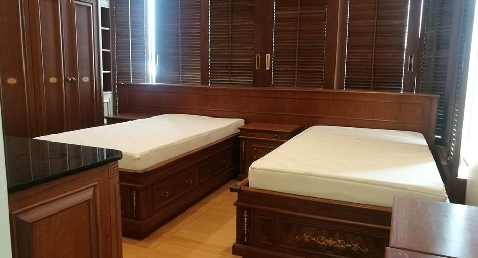 Wohnung zur Miete mit 4 Zimmer in Pathum Wan, Bangkok