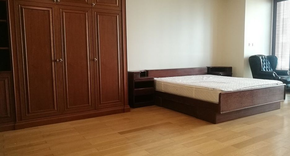 Wohnung zur Miete mit 4 Zimmer in Pathum Wan, Bangkok