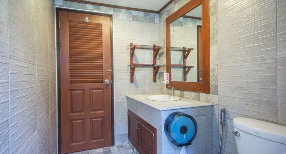 Casa en alquiler de 4 habitaciones en Bang Lamung, Chonburi
