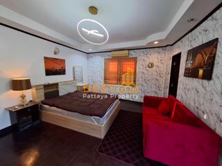 For rent and for sale 4 bed townhouse in Pratumnak, Pattaya