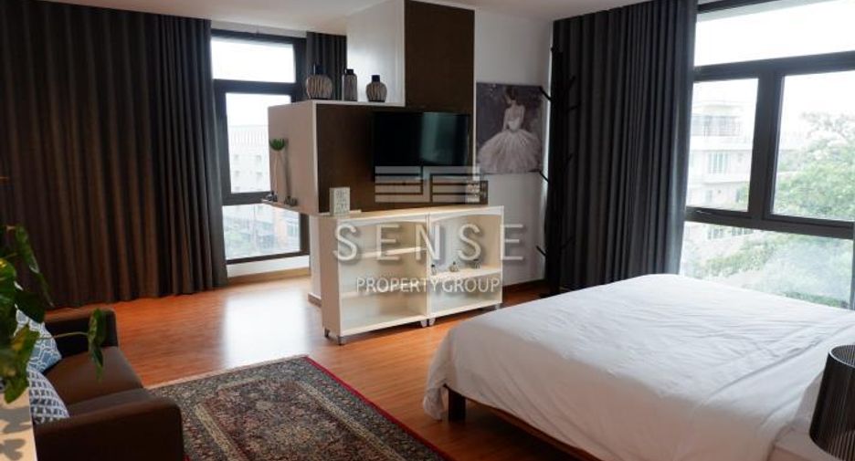 For sale 4 bedrooms condo in Watthana, Bangkok