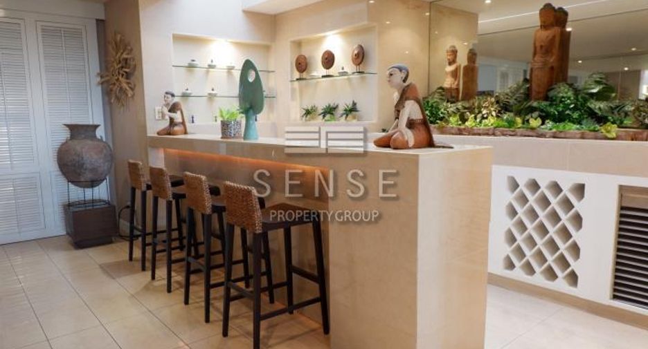 For sale 4 bedrooms condo in Watthana, Bangkok
