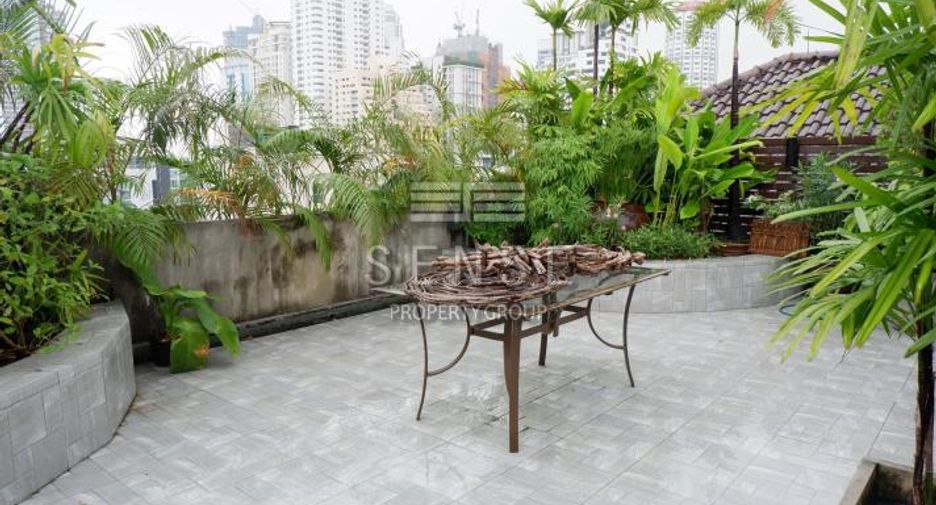 For sale 4 bedrooms condo in Watthana, Bangkok