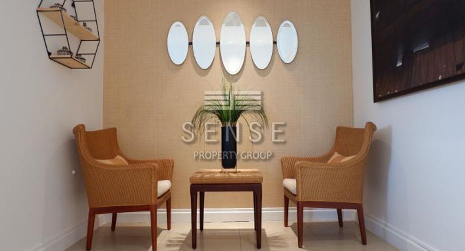 For sale 4 bedrooms condo in Watthana, Bangkok