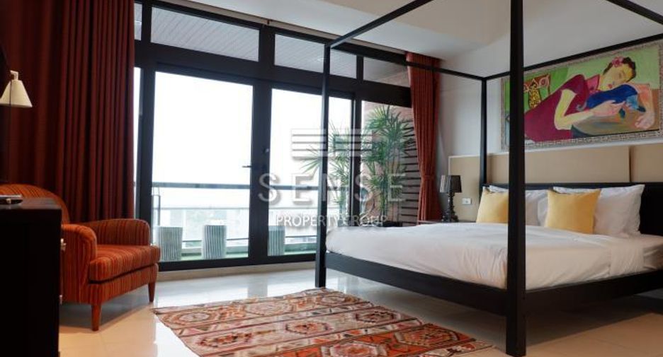 For sale 4 bedrooms condo in Watthana, Bangkok